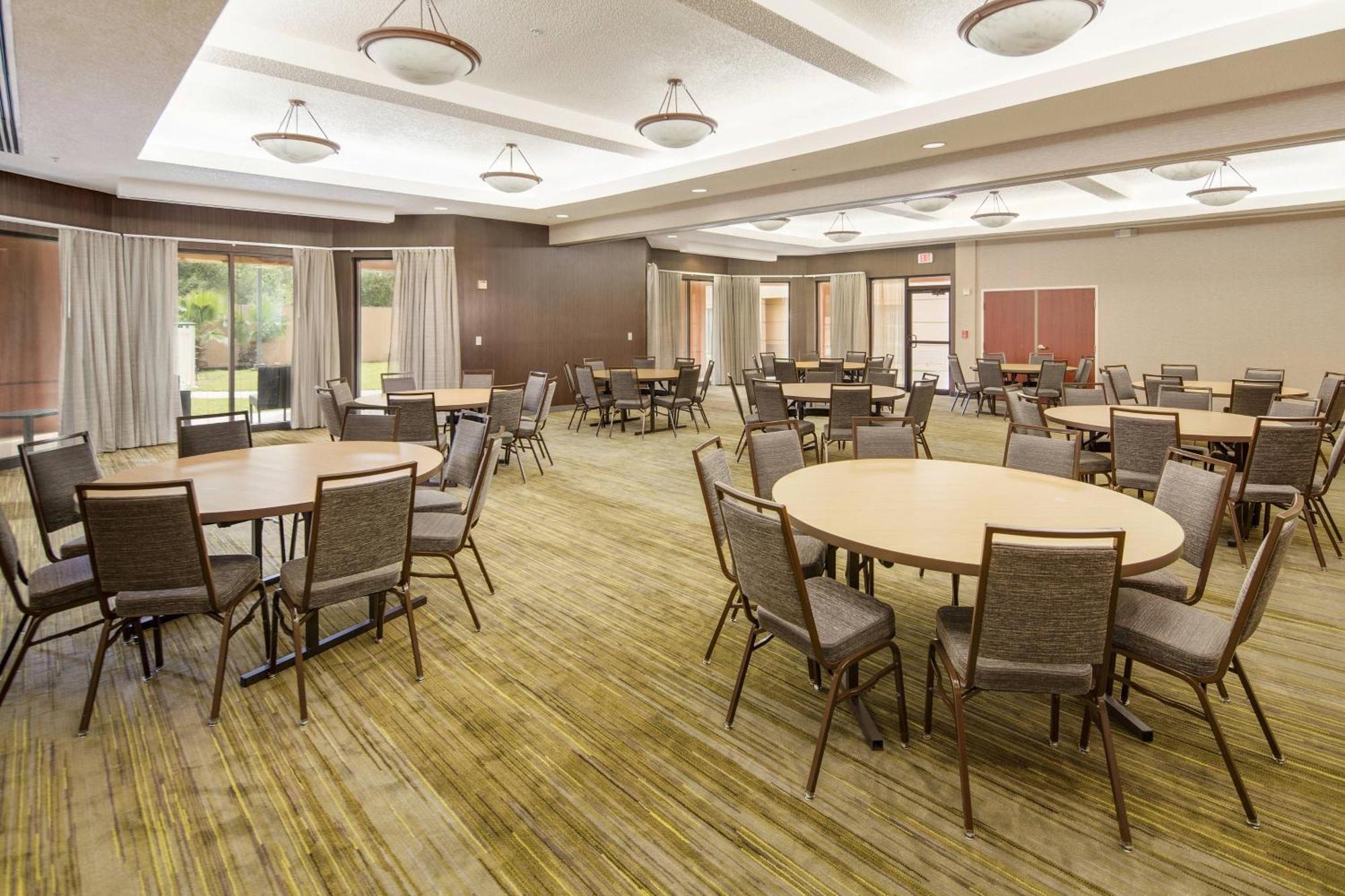 Courtyard By Marriott Bryan College Station Hotel Bagian luar foto