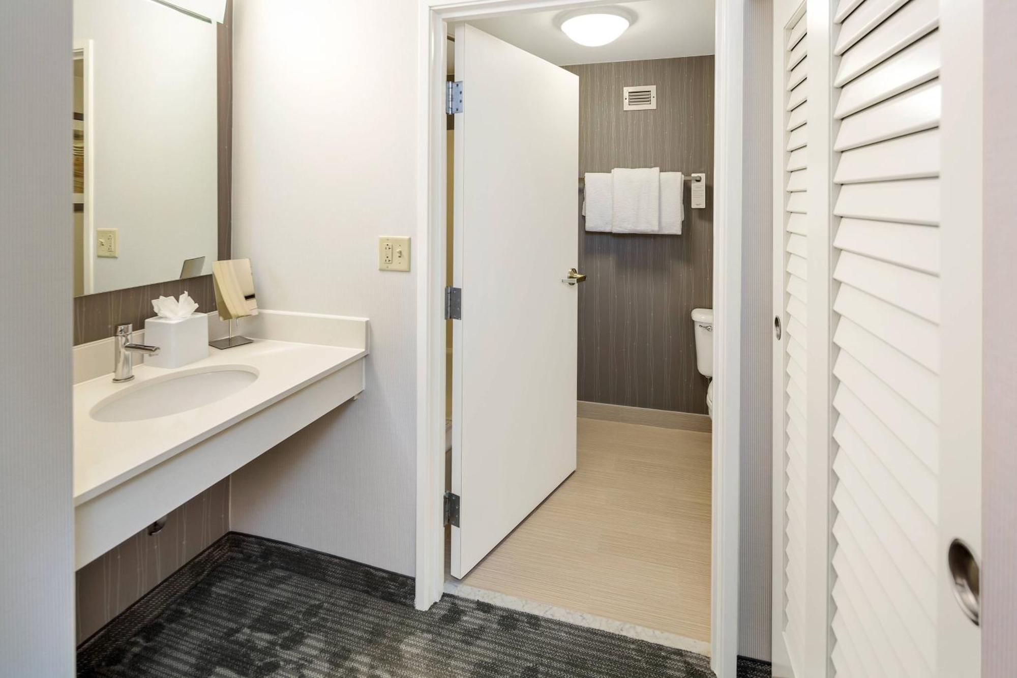 Courtyard By Marriott Bryan College Station Hotel Bagian luar foto